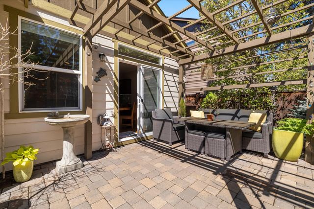 61134 Montrose Pass Street, Bend, OR 97702