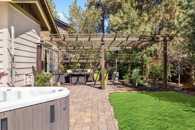 61134 Montrose Pass Street, Bend, OR 97702