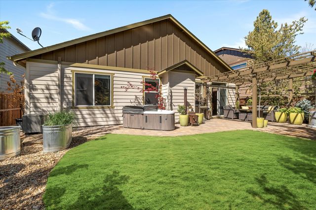 61134 Montrose Pass Street, Bend, OR 97702