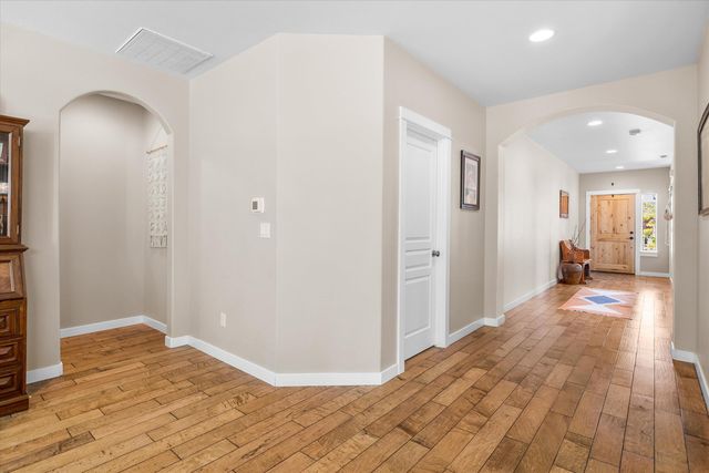 61134 Montrose Pass Street, Bend, OR 97702