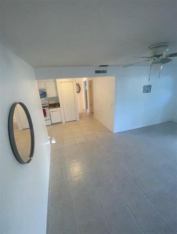 3004 OAKLAWN AVENUE B, Largo, FL 33771