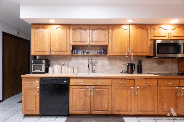 7737 Cashew Drive, Orland Park, IL 60462