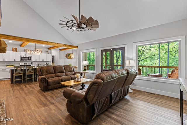 3487 Summit Trails Drive, Sevierville, TN 37862