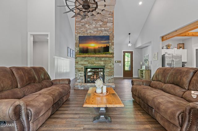 3487 Summit Trails Drive, Sevierville, TN 37862