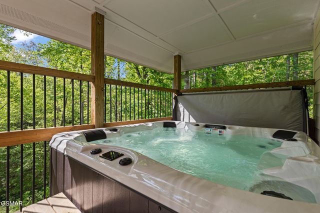 3487 Summit Trails Drive, Sevierville, TN 37862