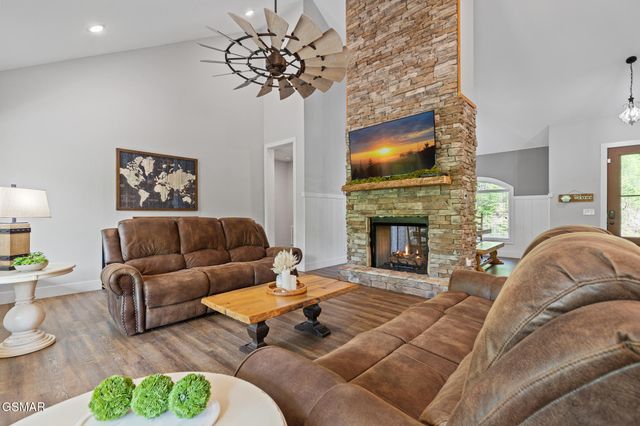 3487 Summit Trails Drive, Sevierville, TN 37862