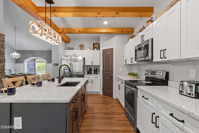 3487 Summit Trails Drive, Sevierville, TN 37862