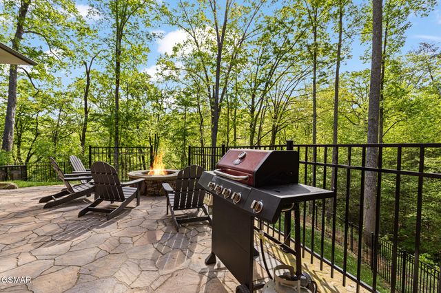 3487 Summit Trails Drive, Sevierville, TN 37862