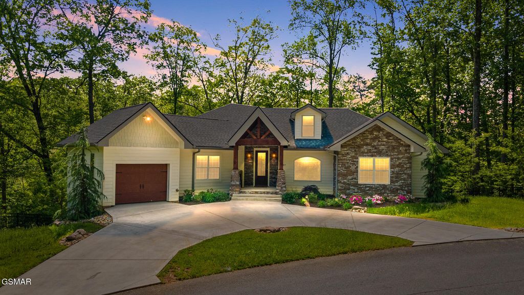 3487 Summit Trails Drive, Sevierville, TN 37862