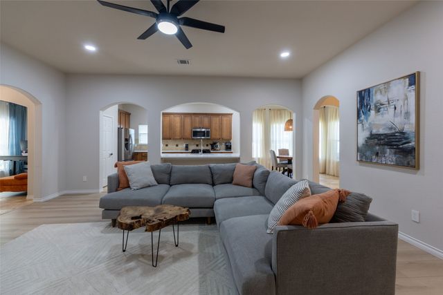 913 Caudle Lane, Savannah, TX 76227
