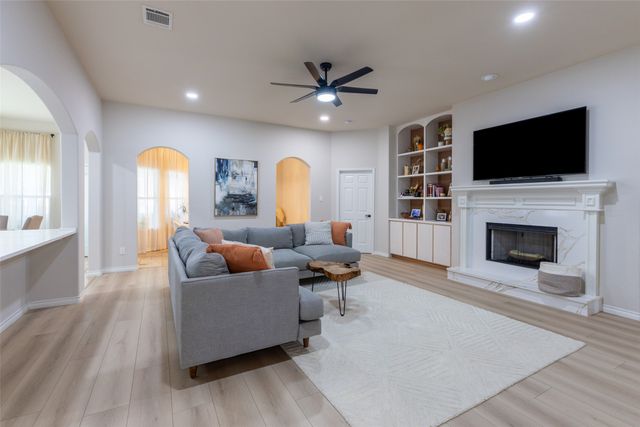 913 Caudle Lane, Savannah, TX 76227