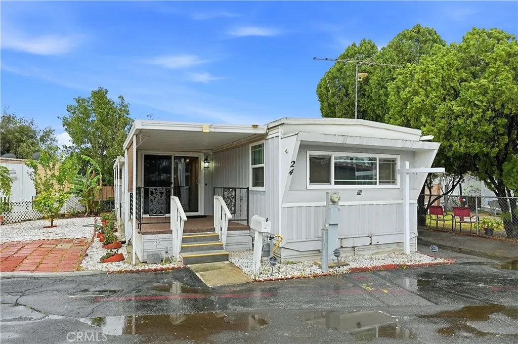 8787 Locust 24, Fontana, CA 92335