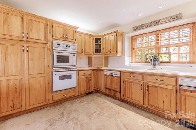 97 Covered Bridge Road, Stecoah, NC 98771