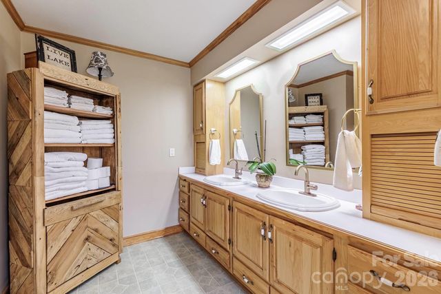 97 Covered Bridge Road, Stecoah, NC 98771