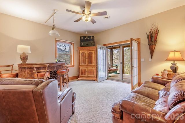 97 Covered Bridge Road, Stecoah, NC 98771
