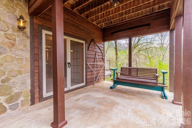 97 Covered Bridge Road, Stecoah, NC 98771
