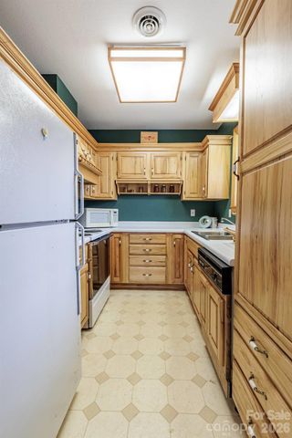 97 Covered Bridge Road, Stecoah, NC 98771