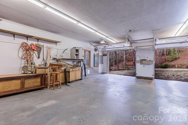 97 Covered Bridge Road, Stecoah, NC 98771