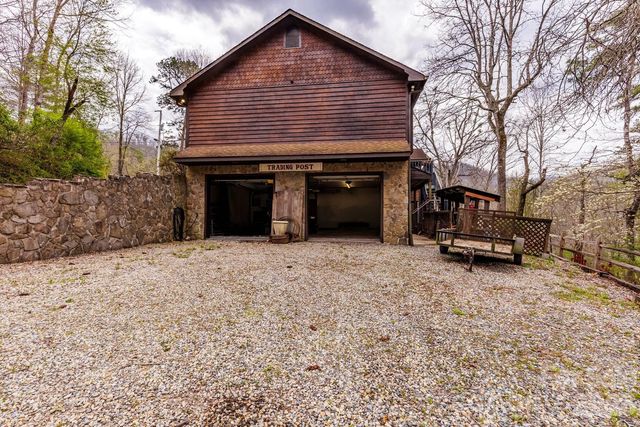 97 Covered Bridge Road, Stecoah, NC 98771
