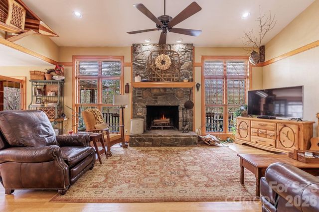 97 Covered Bridge Road, Stecoah, NC 98771