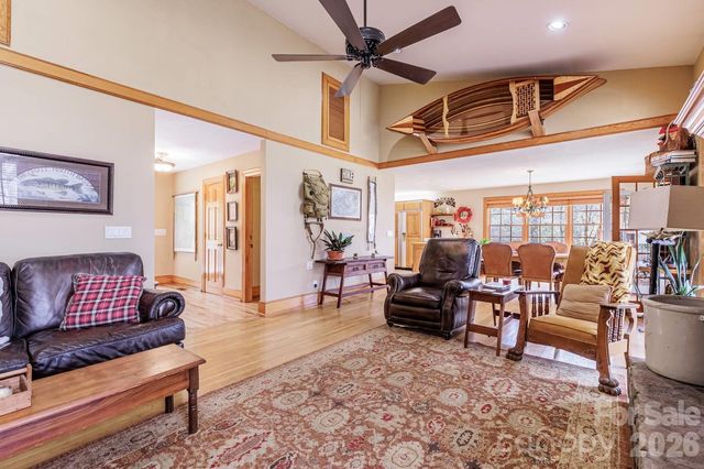 97 Covered Bridge Road, Stecoah, NC 98771