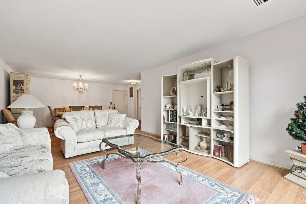 5501 Lincoln Avenue 206, Morton Grove, IL 60053 — photo 2