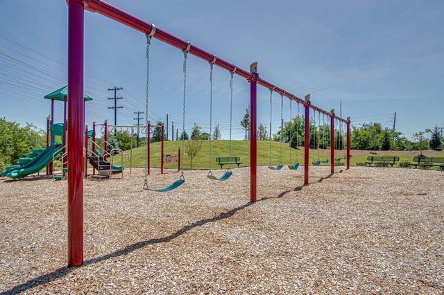 5010 Hunters Village Drive, Lebanon, TN 37087