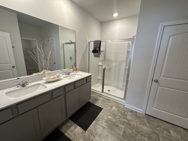 5010 Hunters Village Drive, Lebanon, TN 37087