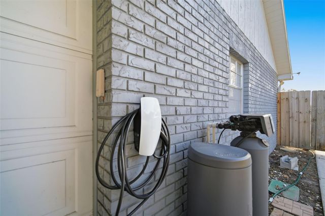 2842 SPRINGDELL CIRCLE, Valrico, FL 33596