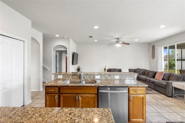 1905 VIA NAPOLI STREET, Plant City, FL 33566
