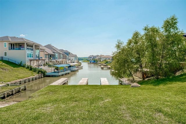 10851 S Lake Mist Lane, Willis, TX 77318