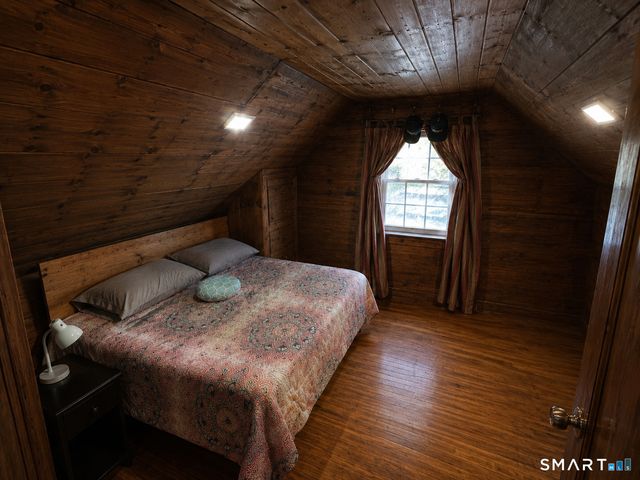 97 Pearl Lake Road, Waterbury, CT 06706