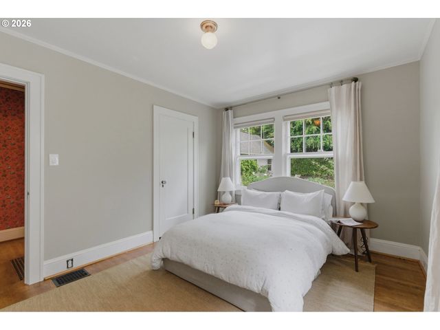 1002 Se 54TH Ave, Portland, OR 97215