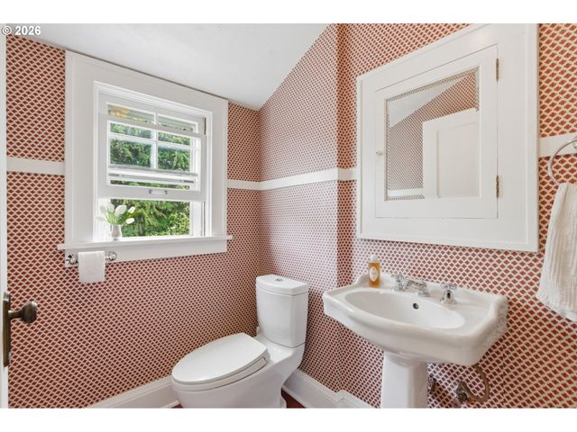 1002 Se 54TH Ave, Portland, OR 97215
