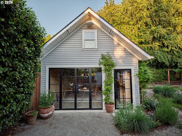 1002 Se 54TH Ave, Portland, OR 97215