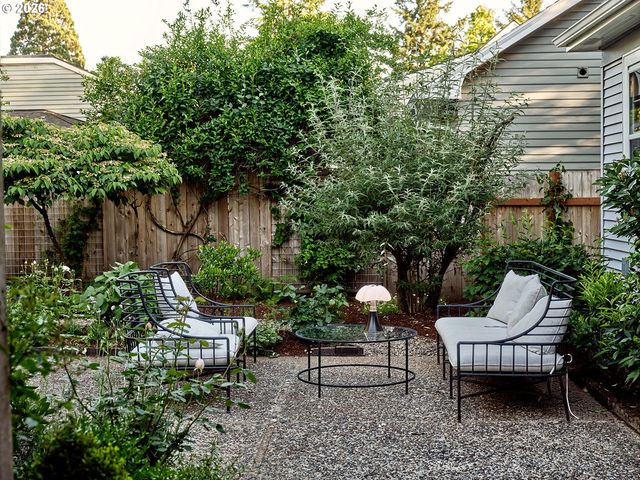 1002 Se 54TH Ave, Portland, OR 97215