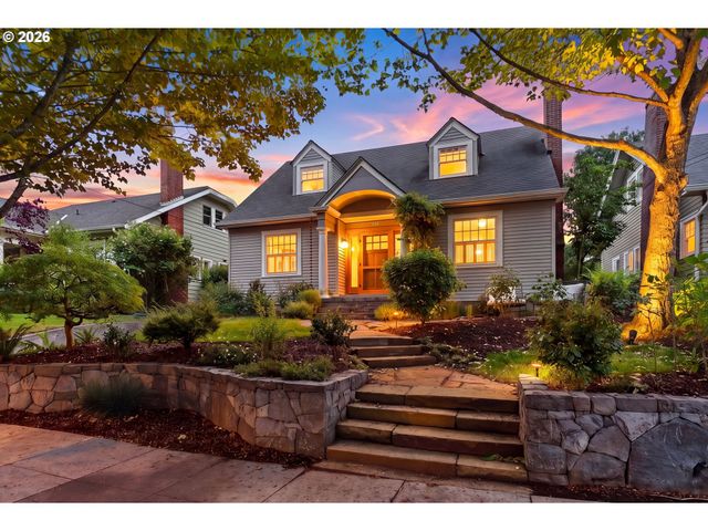 1002 Se 54TH Ave, Portland, OR 97215