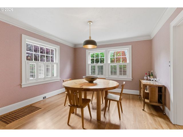 1002 Se 54TH Ave, Portland, OR 97215