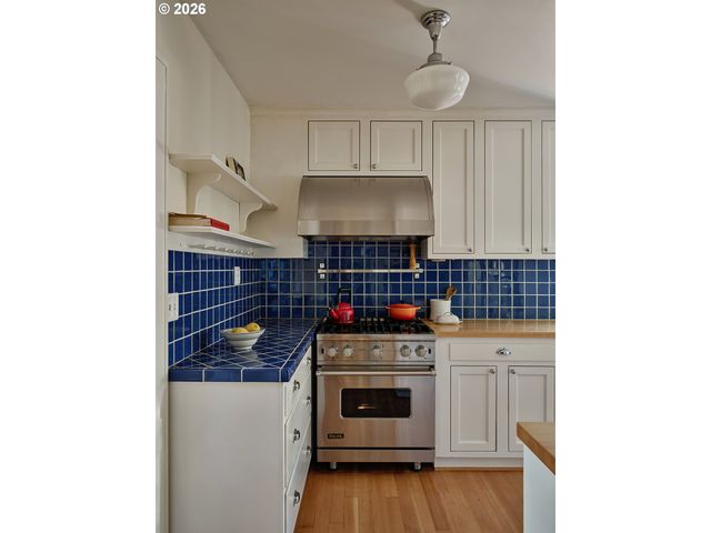 1002 Se 54TH Ave, Portland, OR 97215