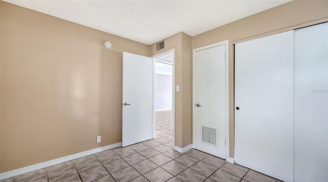 2763 WOODGATE LANE 104, Sarasota, FL 34231