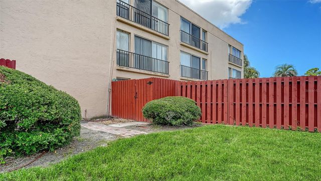 2763 WOODGATE LANE 104, Sarasota, FL 34231