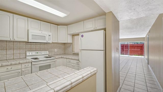 2763 WOODGATE LANE 104, Sarasota, FL 34231