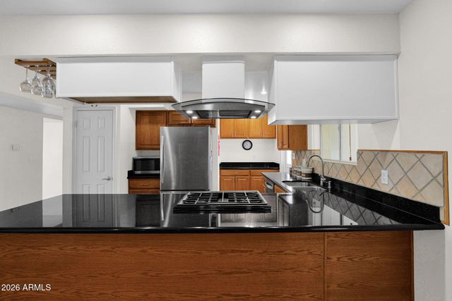 3833 E DESERT COVE Avenue, Phoenix, AZ 85028