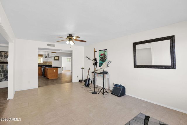 3833 E DESERT COVE Avenue, Phoenix, AZ 85028