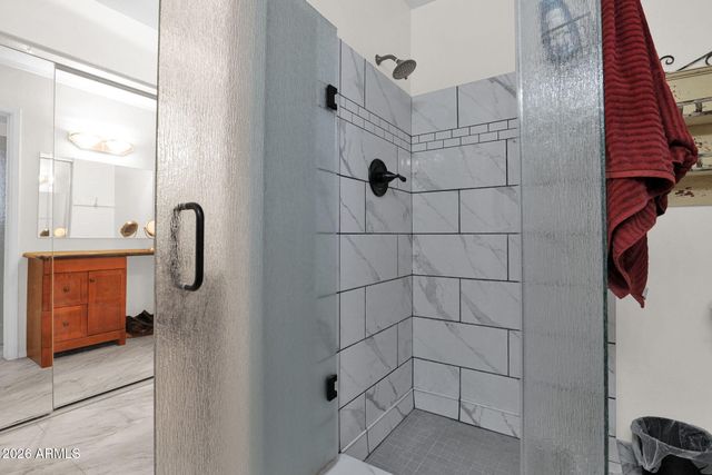 3833 E DESERT COVE Avenue, Phoenix, AZ 85028