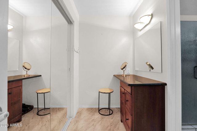 3833 E DESERT COVE Avenue, Phoenix, AZ 85028