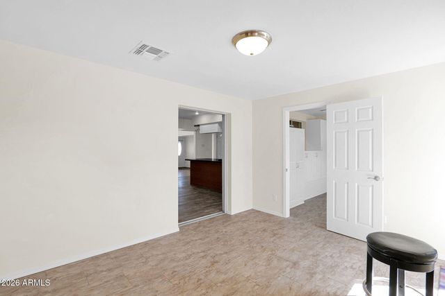 3833 E DESERT COVE Avenue, Phoenix, AZ 85028