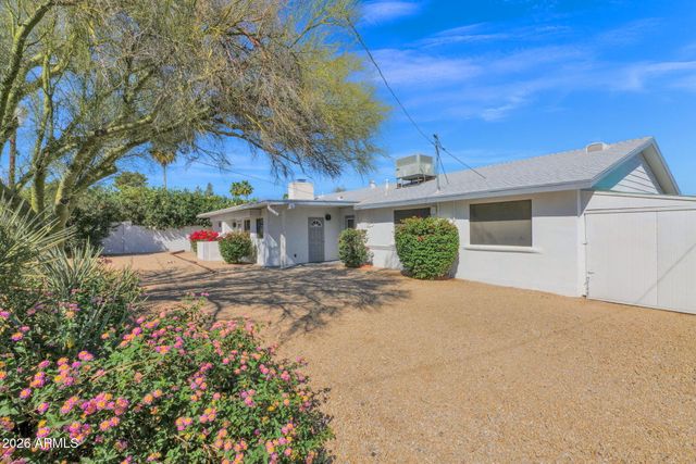 3833 E DESERT COVE Avenue, Phoenix, AZ 85028