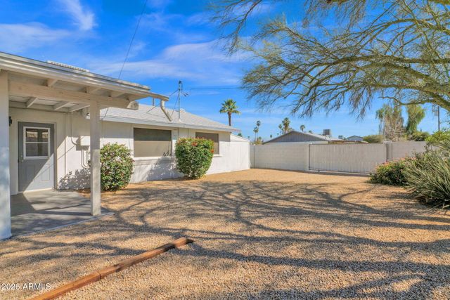3833 E DESERT COVE Avenue, Phoenix, AZ 85028