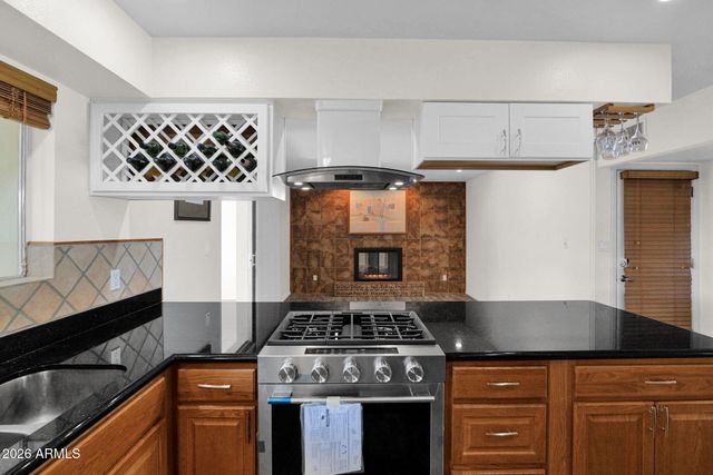 3833 E DESERT COVE Avenue, Phoenix, AZ 85028